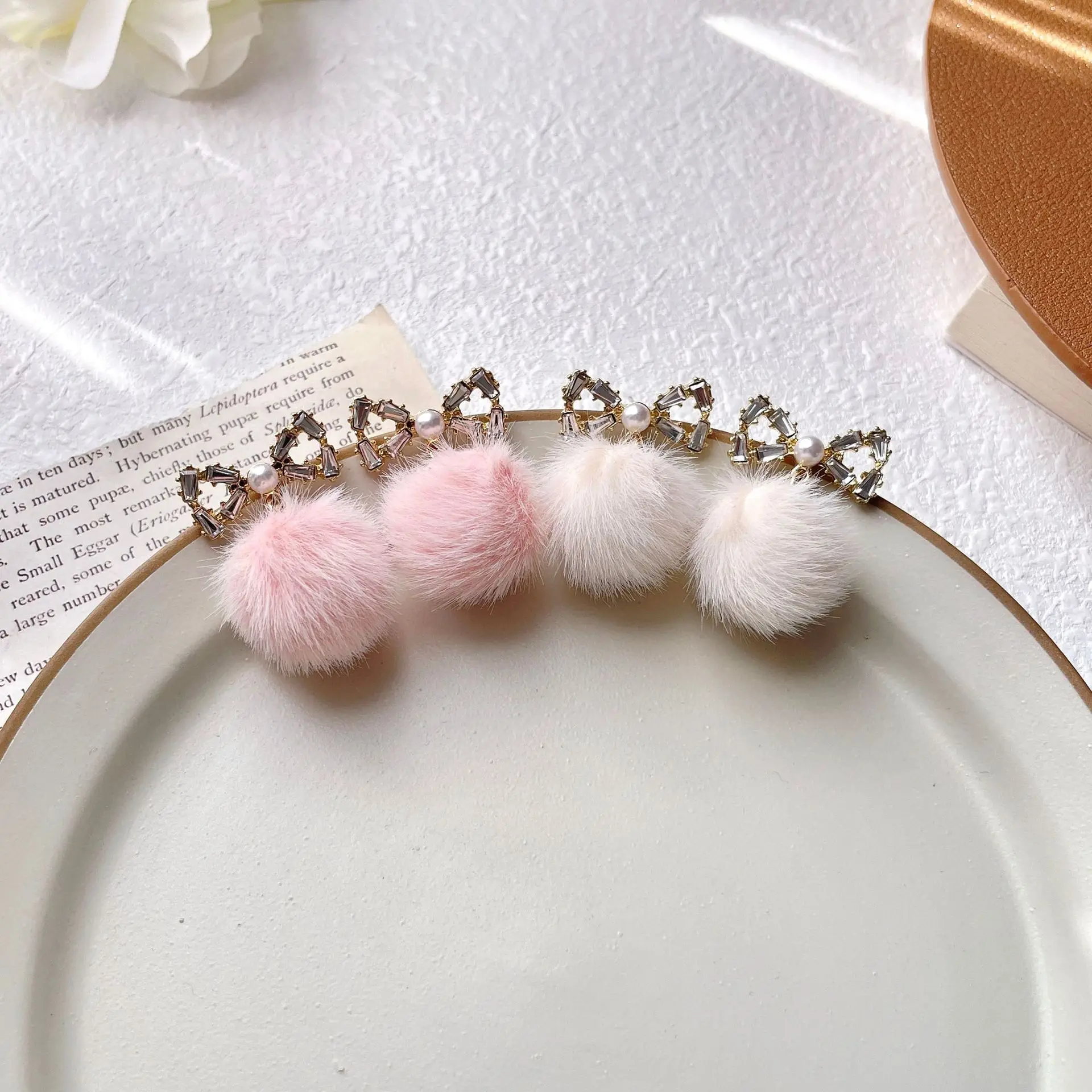 1Pair Fashion Cute Soft Fur Ball Pompom Bowknot Drop Earrings for Women Girls Rhinestone Zircon Pink Earrings Jewelry Party Gift