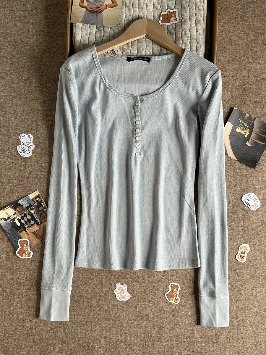 

Голубая футболка с шестью пуговицами, женская весенняя новая универсальная повседневная хлопковая тонкая футболка с круглым вырезом и длинными рукавами, простая базовая милая футболка