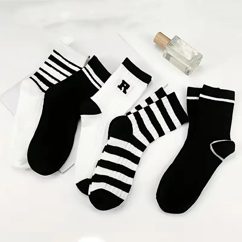 

5 Pairs of Breathable and Comfortable Mid Length Socks, Soft Black R Sports Socks, Essential for Autumn and Winter