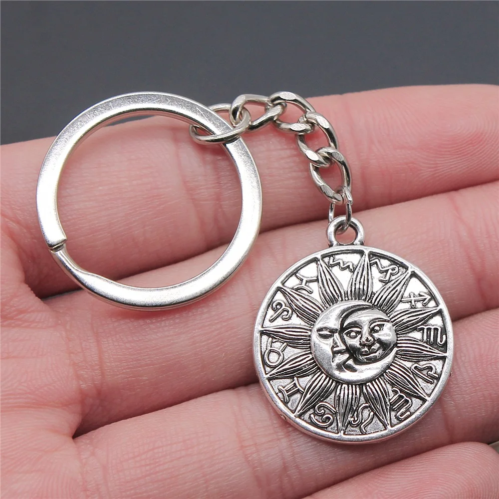 Souvenirs Gift Men Keychain 2 Colors 28x25mm Moon And Sun Zodiac Pendant Keyring