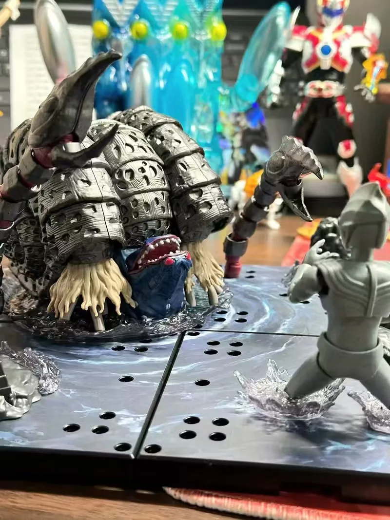Blokees Ultraman Classic Gift Box Battle Dark Ruler Articulated Collectible Figure Desktop Display Model Hobby Ornament Present
