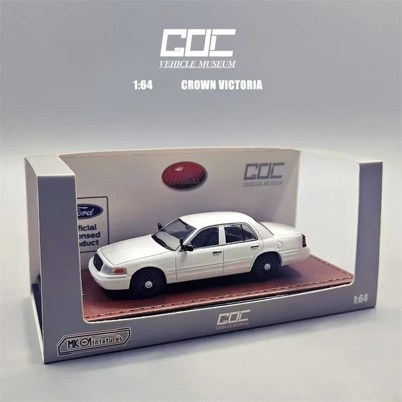 GOC 1:64 CROWN VICTORIA White detective limited499 Diecast Model Car