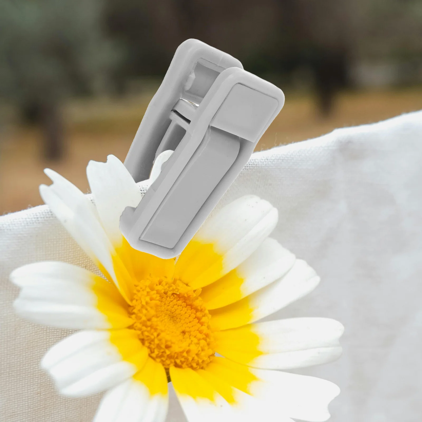 

40Pcs Versatile Plastic Clips for Clothes Hangers Lightweight Reusable Nonslip Texture Home Laundry Travel Storage