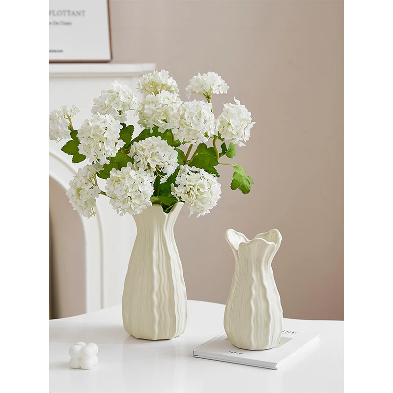 French Style Vintage Ceramic Vase 2026 New Household Living Room Cream Wind Desktop Decoration Restaurant High End Simple Vase