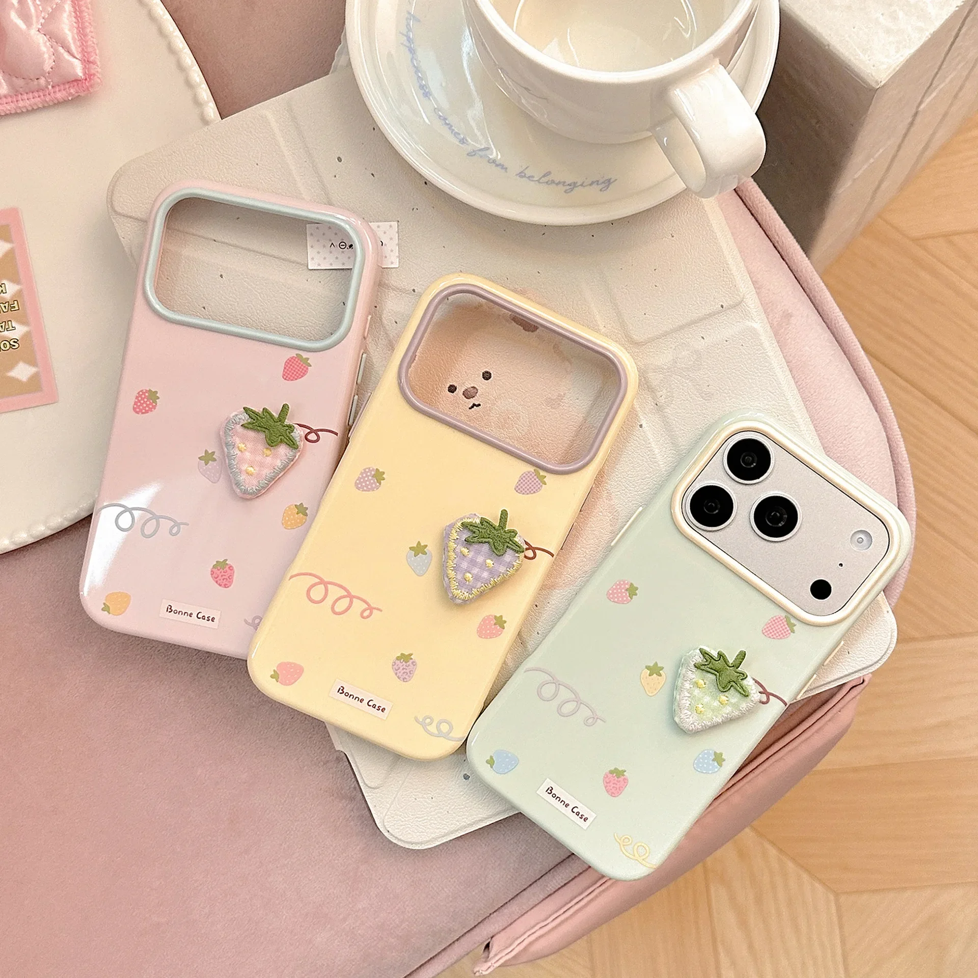 Luxury Color Blocking 3D Cloth Plaid Cartoon Strawberry Phone Case For iPhone 18 17 16 15 14 13 Pro Max Shockproof Soft Cover
