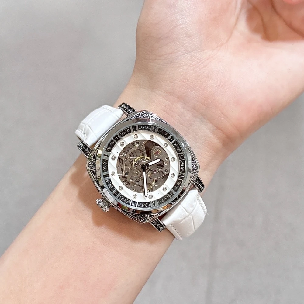 Orologio meccanico da donna di nicchia di lusso leggero Orologio meccanico automatico vuoto alla moda personalizzato Orologio da regalo per il tempo libero sportivo