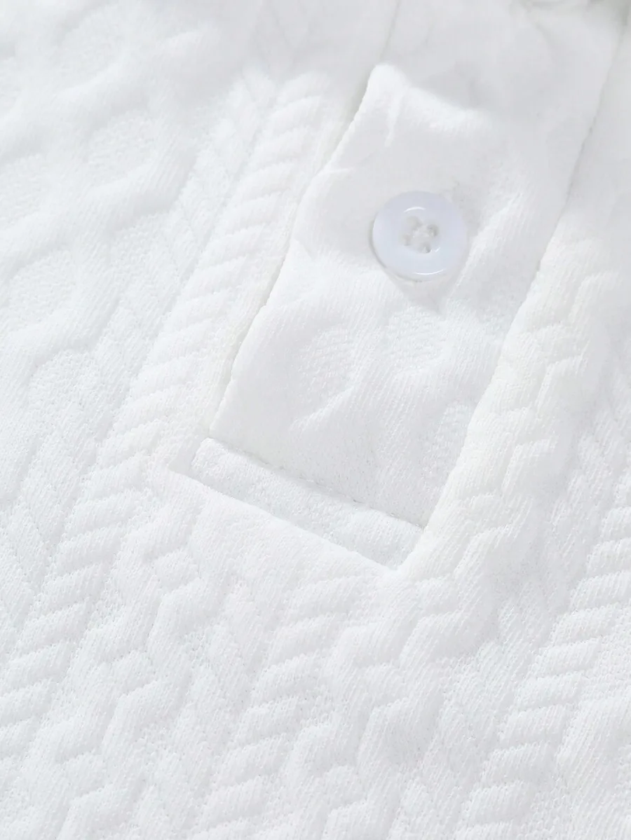 Polo à manches courtes blanc pour homme avec tricot jacquard géométrique, style décontracté pour le port quotidien au printemps et en été