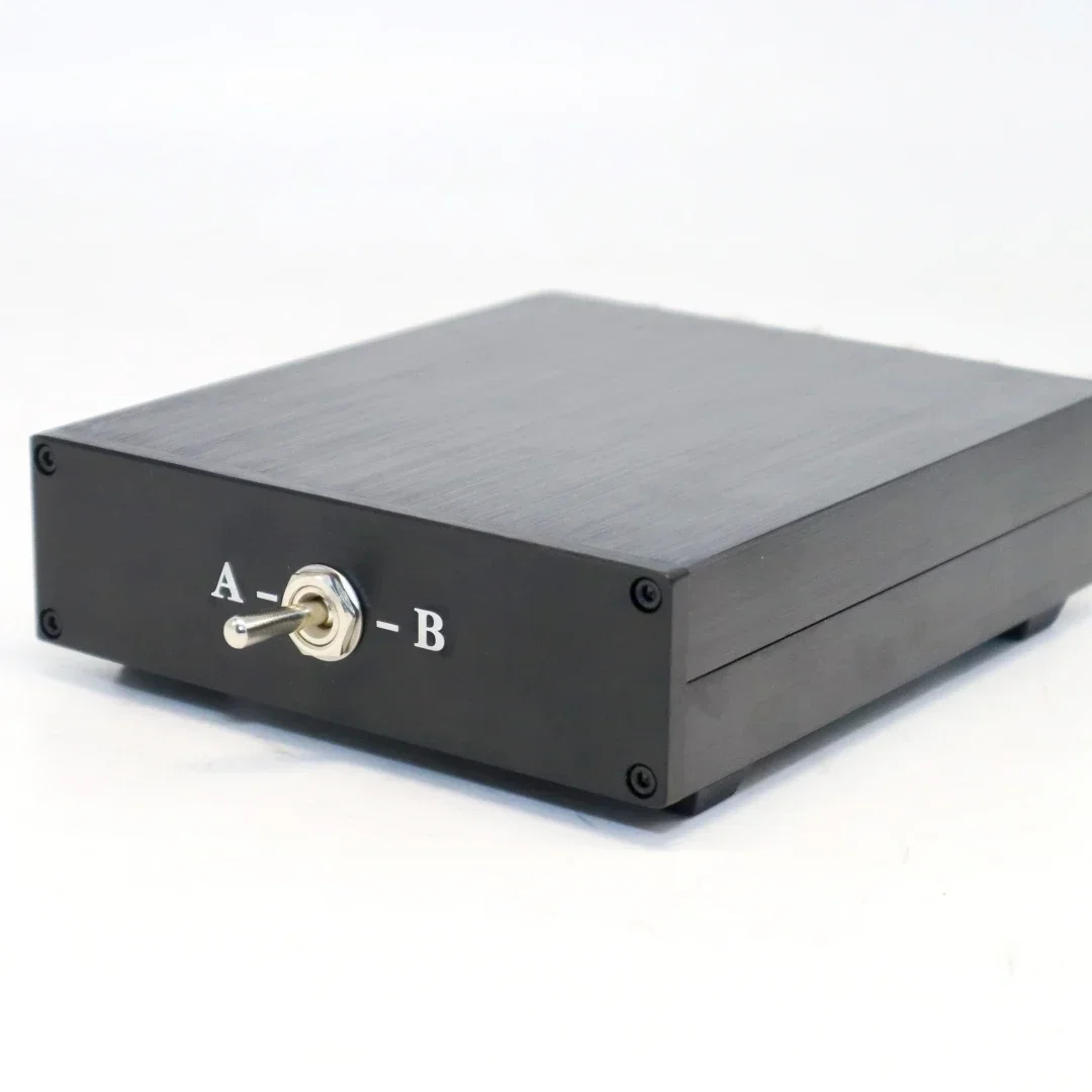 

QH-1405 2-IN-1-OUT 2 Choose 1 HiFi amplifier / Speaker Switcher Box Stereo Audio A/B Selector Splitter