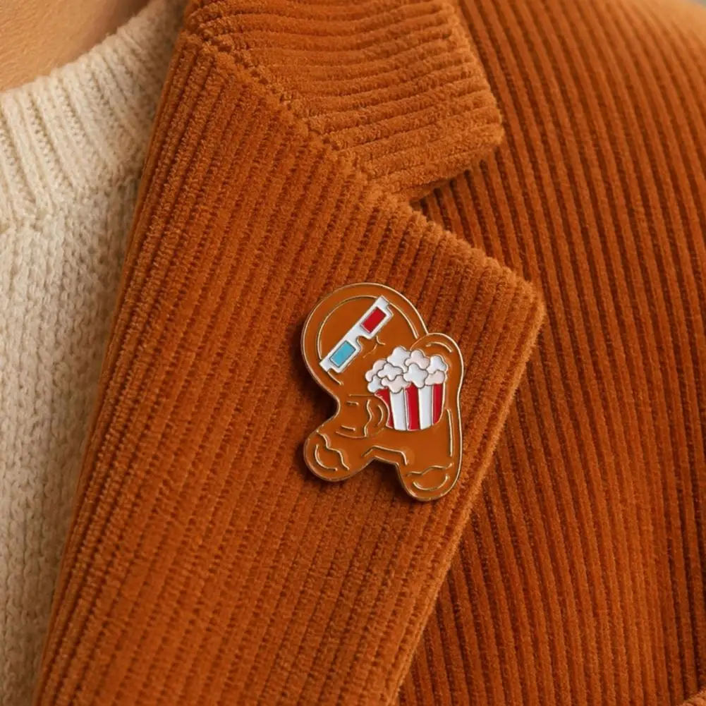 Gingerbread Pin Christmas Cartoon Brooch Set Santa Claus Reindeer Gingerbread Snowman Lapel Pins Enamel Badge for Clothes