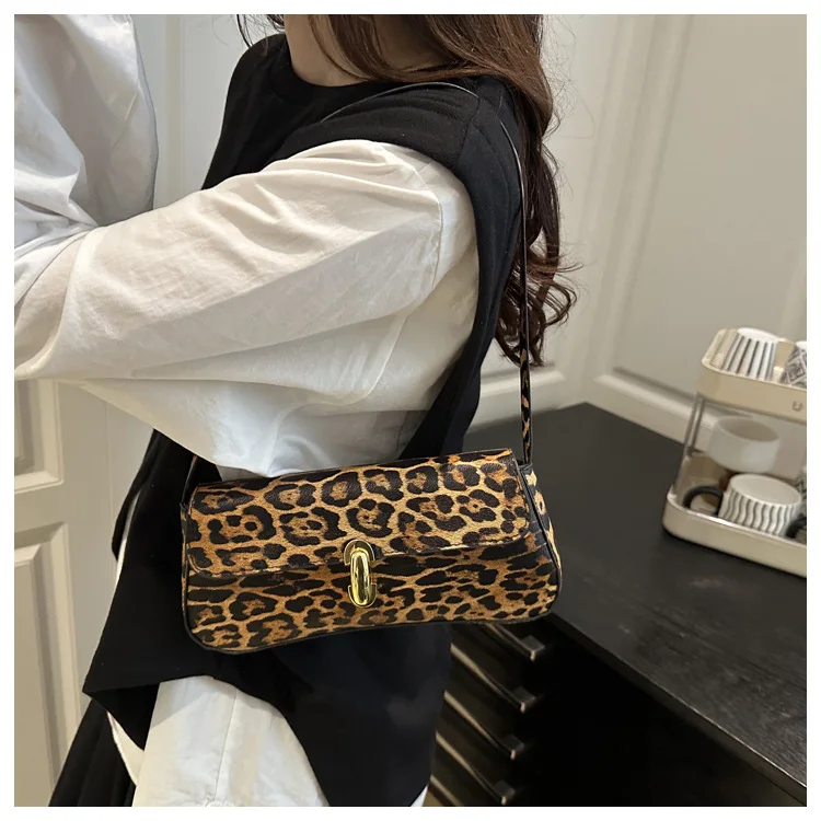 2026 New French Niche Leopard Print Underarm Bag For Women Ins Trendy Chic Handbag All-match Single Shoulder Purse Wholesale