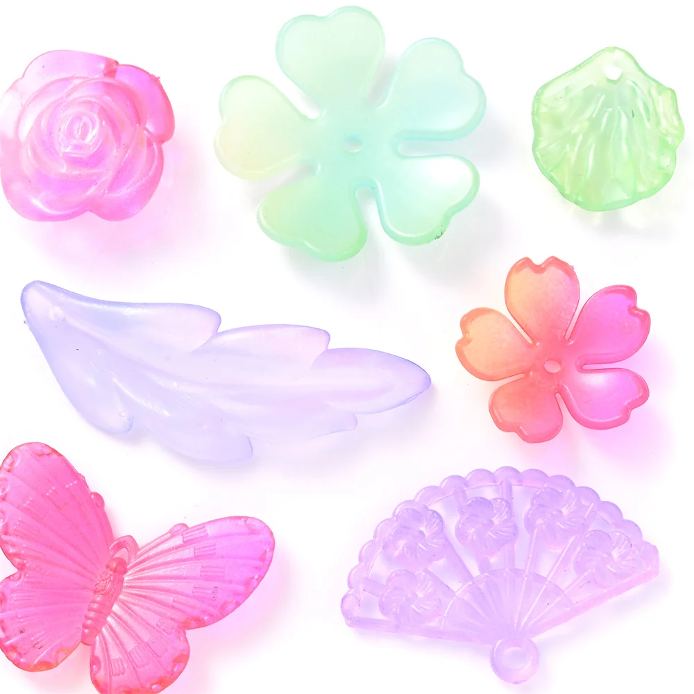30g/Set Gemischte Acryl-Perlen mit Regenbogen-Farbverlauf, Rosen-, Schmetterlings- und Blätter-Anhänger für Handyketten, Halsketten und Schmuckherstellung. – Detail 5