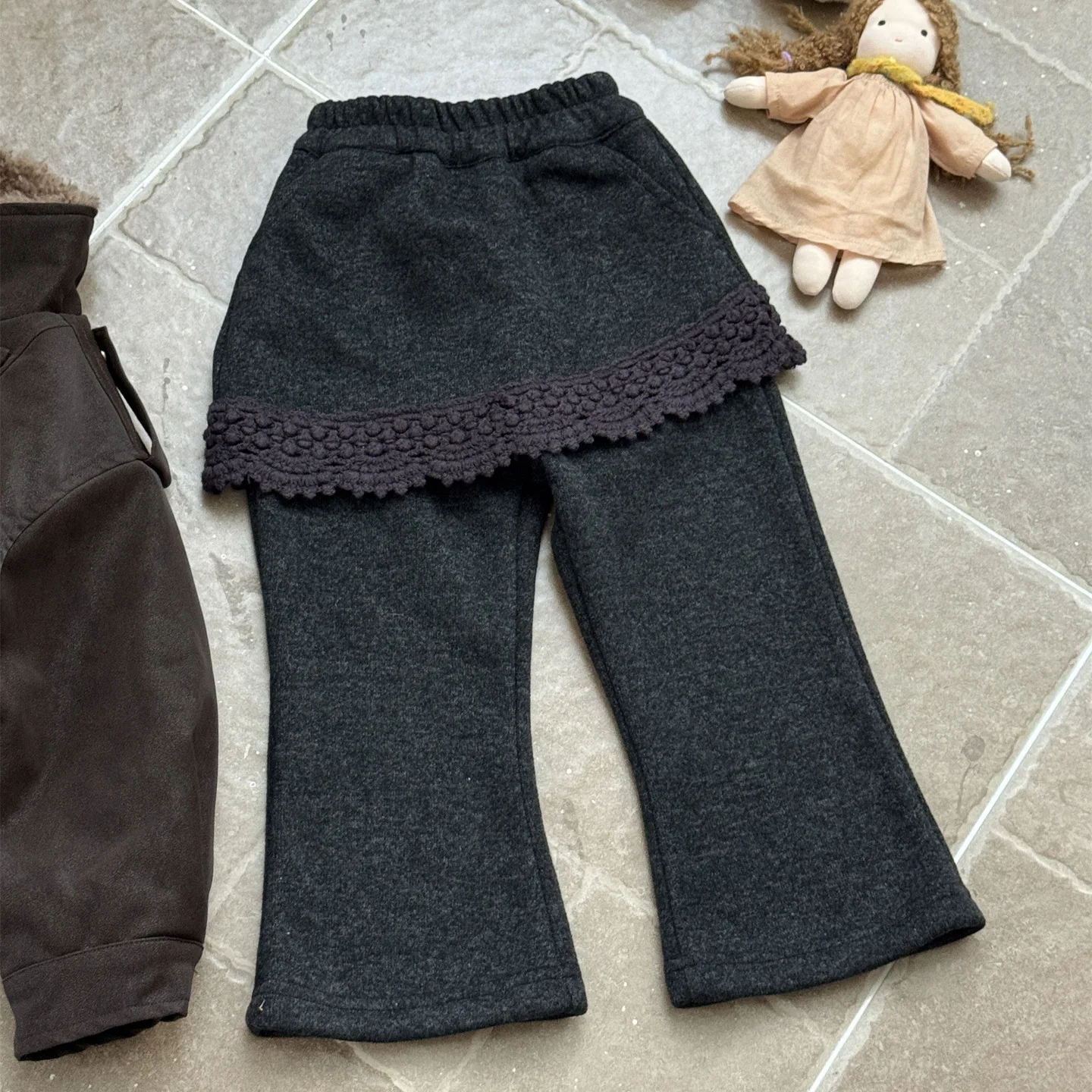 Girl Pants 2026 Autumn and Winter New Children's Clothing Korean Girl Baby Foreign Lace Fart Curtain Plus Velvet Micro-slacks