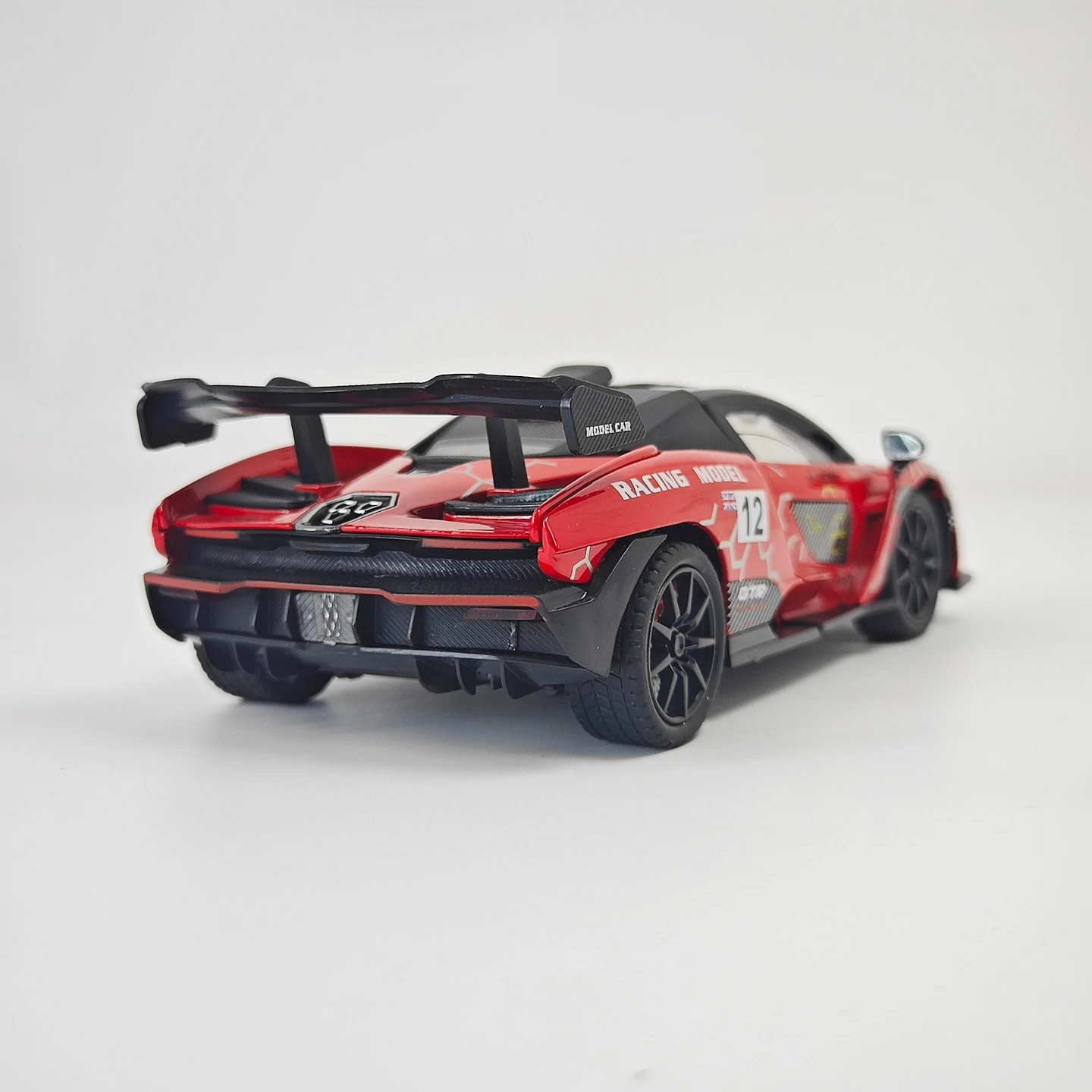1:24 Simulation McLaren Senna Flower Edition Alloy Car Model, Doors Can Open, Sound and Light, Power Return, Supercar Gift