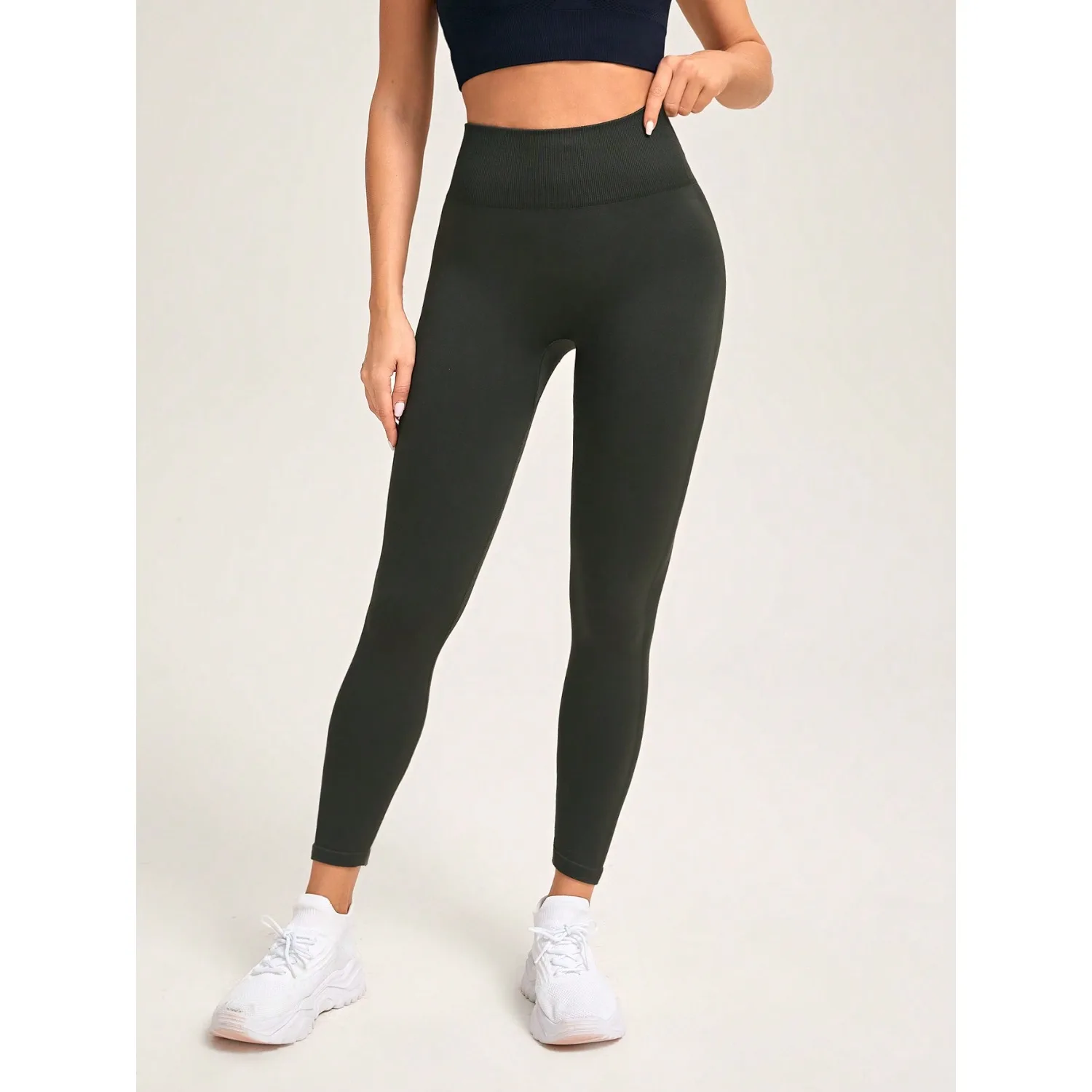 Nuovi pantaloni sportivi in tinta unita da donna senza cuciture Vita alta sexy Pantaloni da yoga in maglia attillata all'anca color pesca Leggings da yoga per esercizi da palestra
