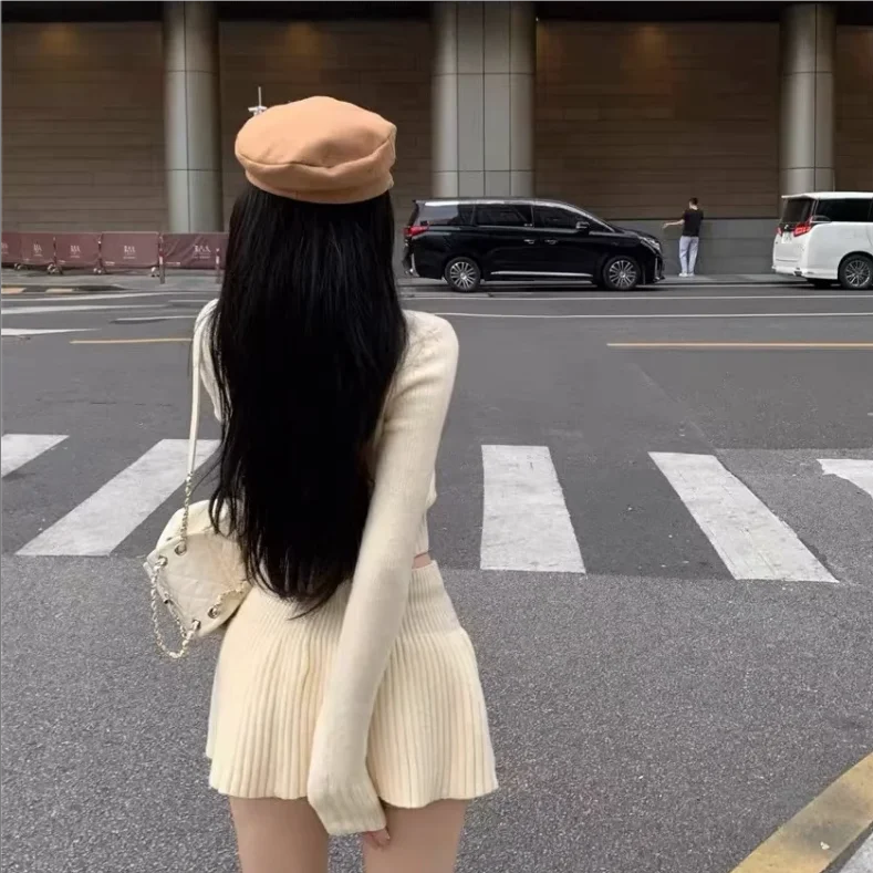 Minigonne bianche y2k vestiti gonne carine gonne a pieghe estive di moda coreana per le donne gonne maglione lavorate a maglia a vita alta