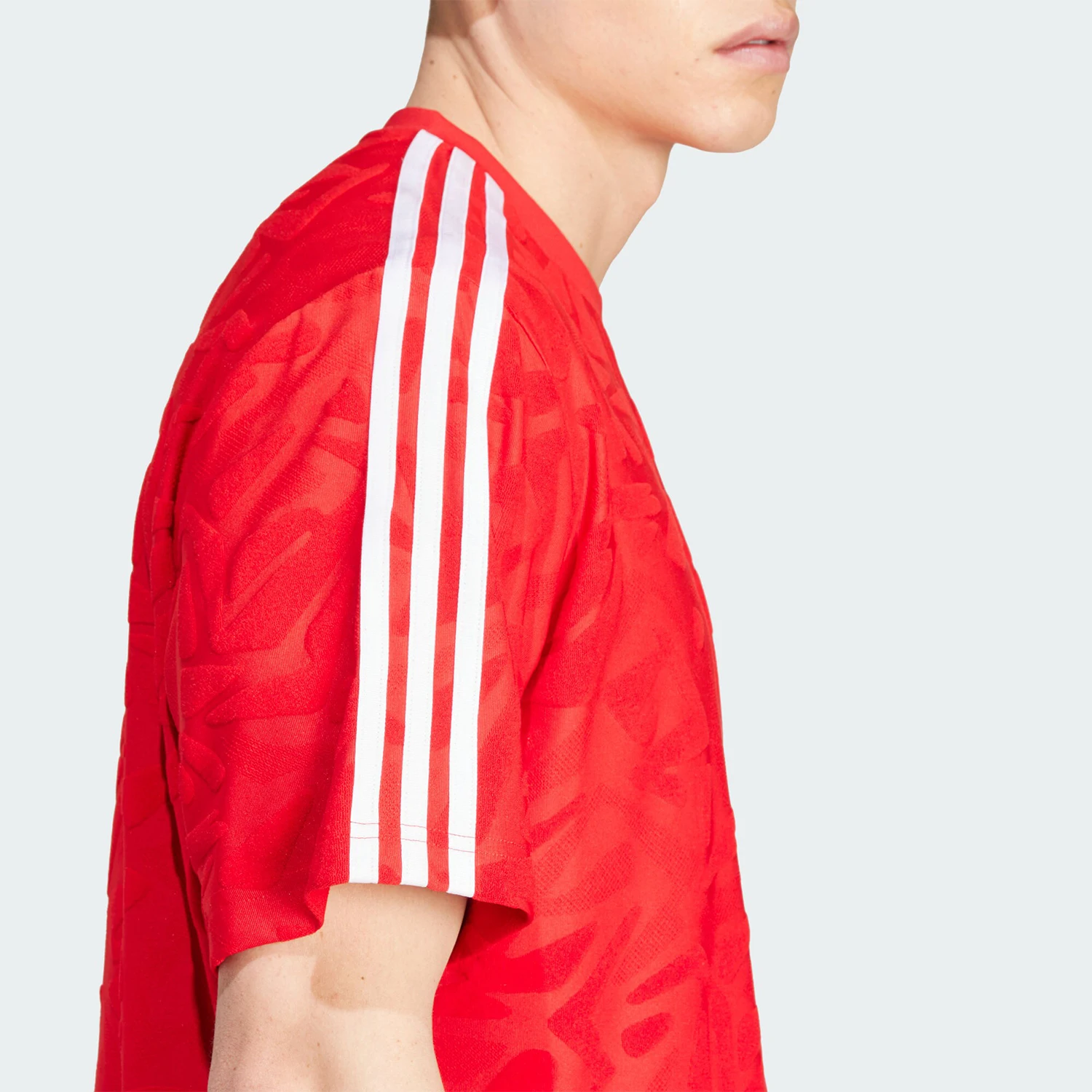 تي شيرت رياضي مطبوع عليه رسومات أديداس أوفيشل أوريجينالز للرجال IX7349