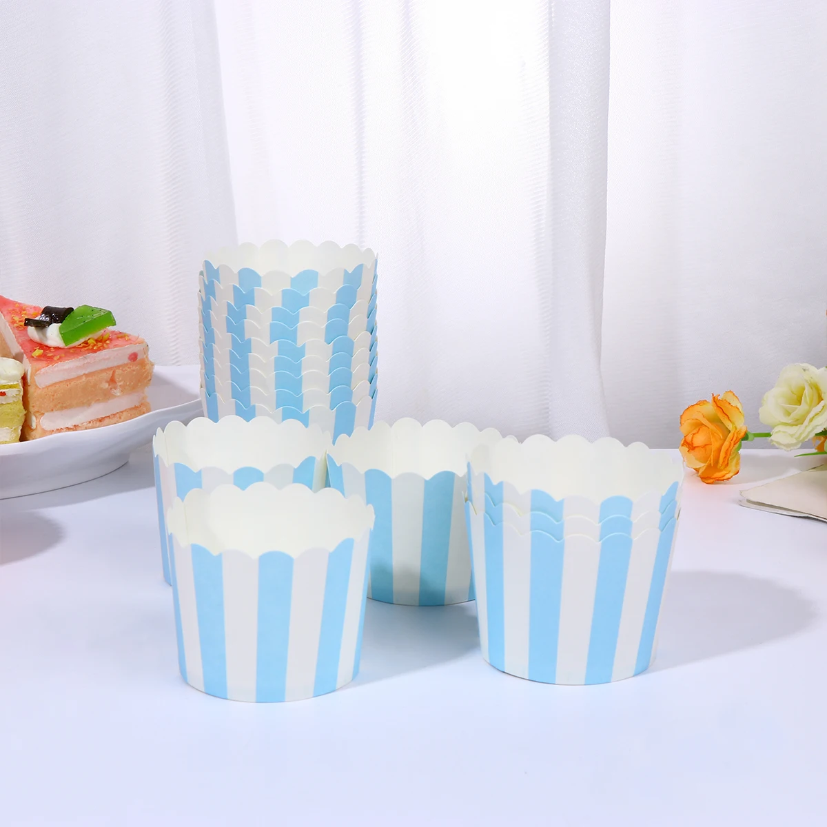 

150 Pcs Cake Tray Cup Muffin Cups Paper Baking Party with Cover Cupcake Dessert Holder