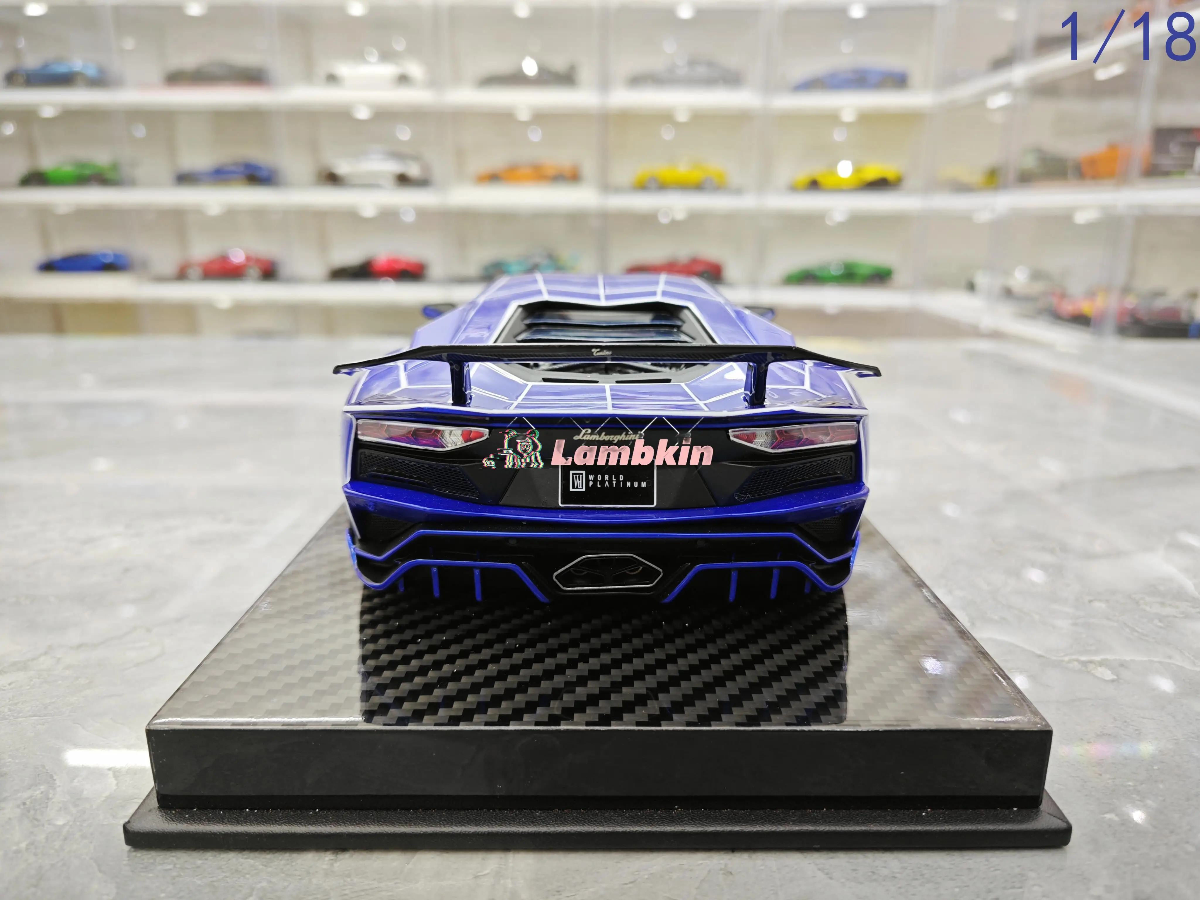 عروض خاصة فائقة الفريدة 1/18 لامبورغيني LP750-4 إصدار محدود من 30 محاكاة الراتنج ديكور السيارة الحلي عيد الميلاد #4