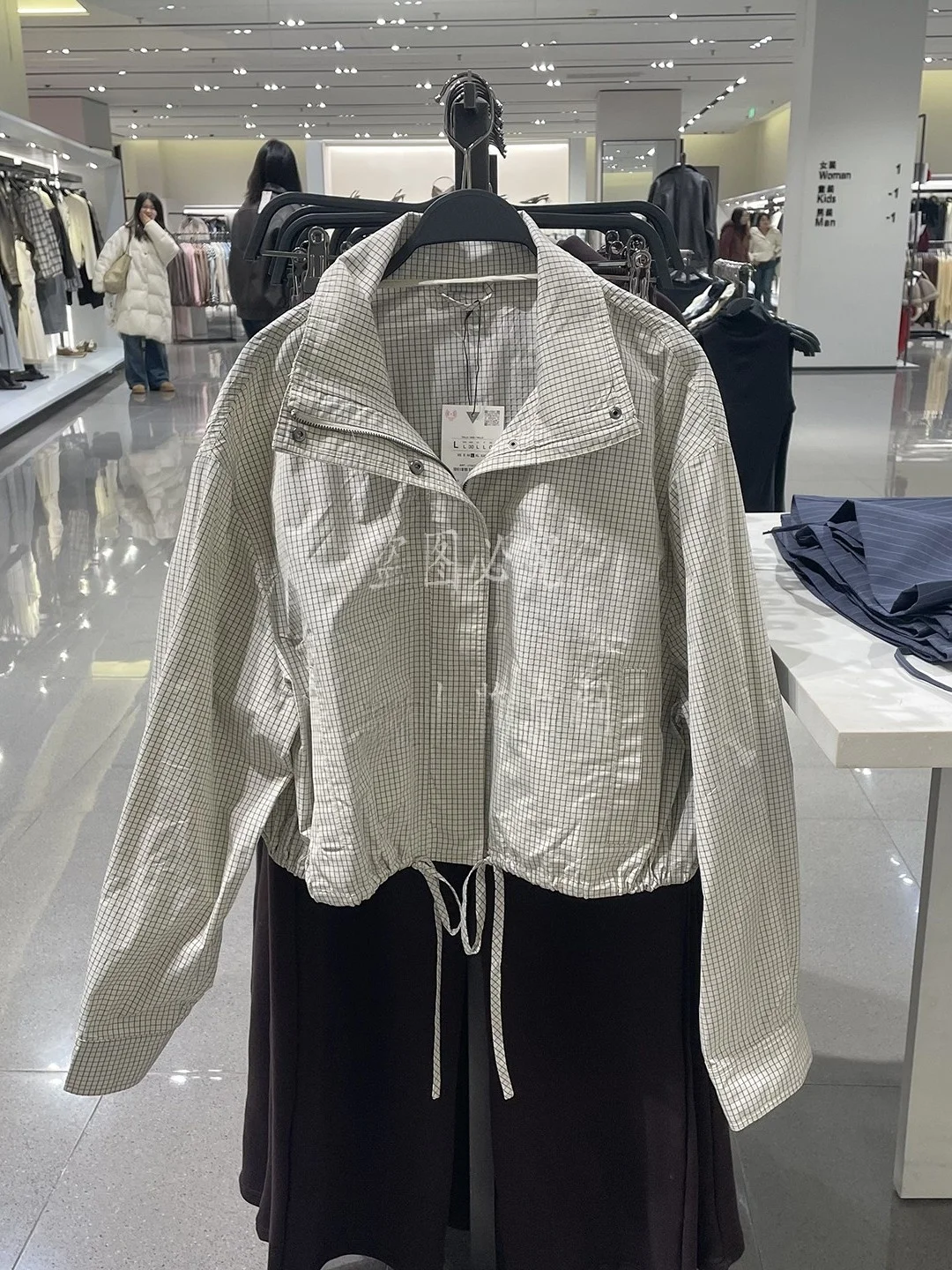 Spring 2026 Women's Fashion Long Sleeve Plaid Nylon Jacket Short Outerwear Stand Collar Zipper Closure Casual Loose Fit Coat