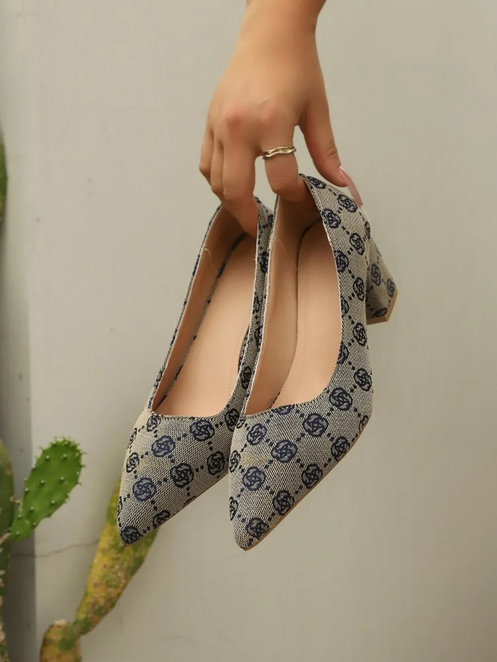 2026 Modische Blumenmuster Spitze Damen High Heels Frühling Herbst Neuer Einfacher Stil Quadratischer Absatz Komfortable Einzelschuhe – Detail 8