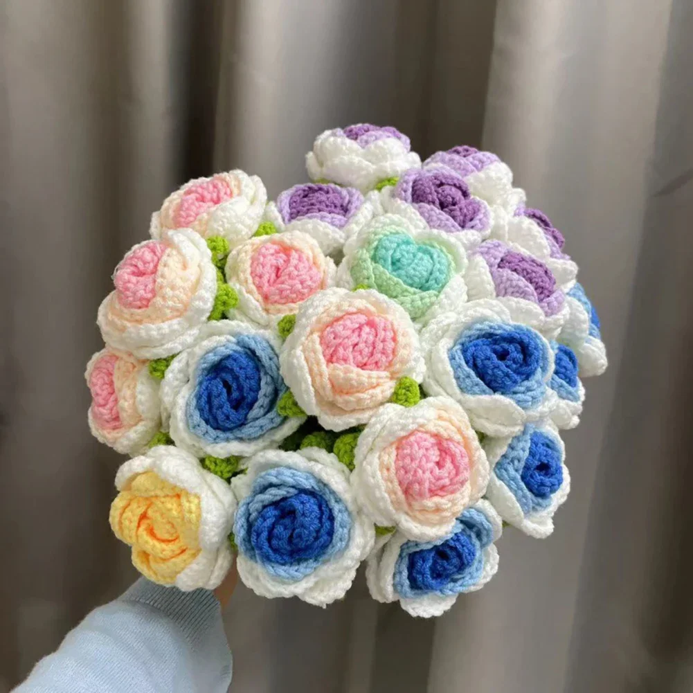 Hand Knitted Flower Yarn Crochet Heart Shape Flowers Hand Woven Bouquet Wedding Decoration Handmade Valentine's Gift for Lovers