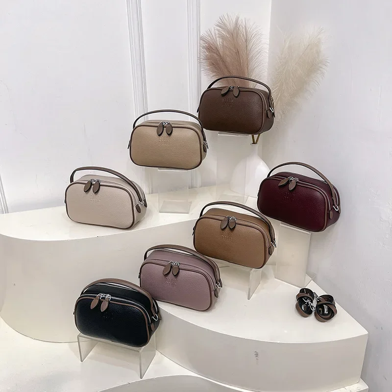 

Кошелек-клатч из рафии, текстурированная тканая сумка через плечо со съемным ремешком, готовая к воспроизведению Playdate, устойчивая к гальки, веганская кожа Essential ​ ​