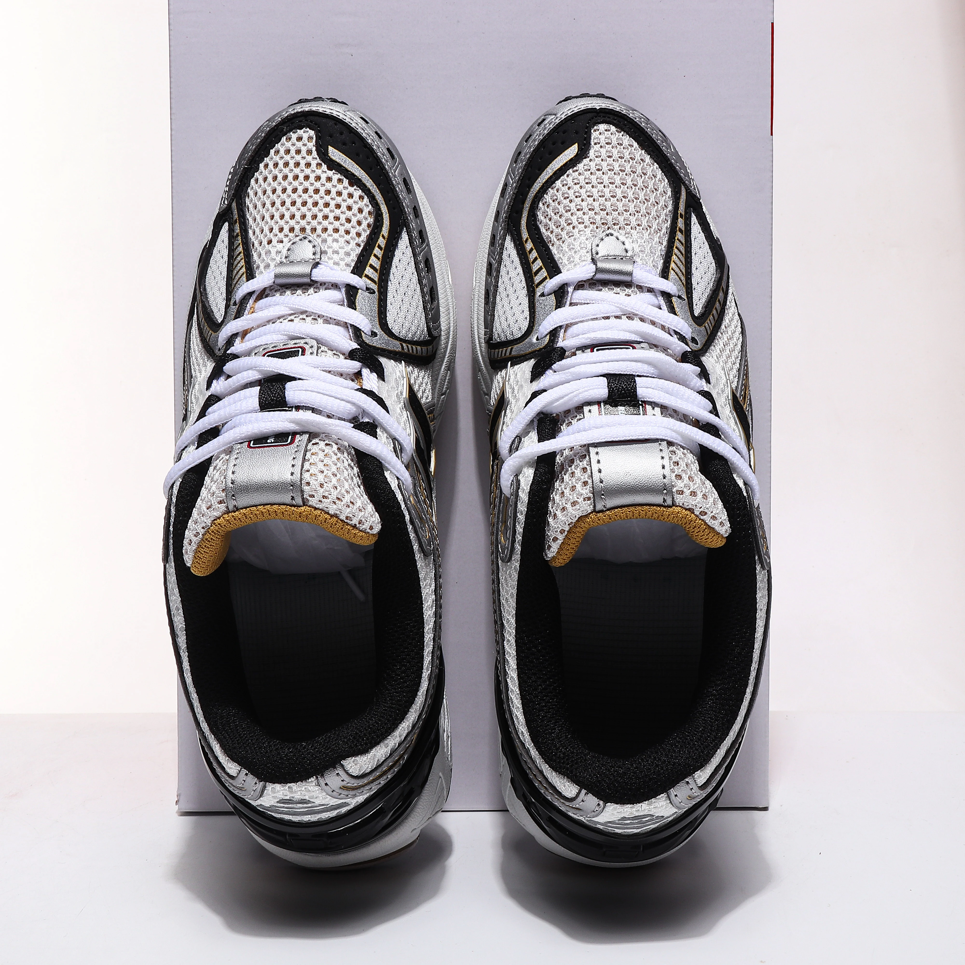 أحذية الجري الرياضية للجنسين لزيادة الارتفاع: خريف 1906 أحذية كاجوال للزوجين باللون الفضي والأبيض والأصفر