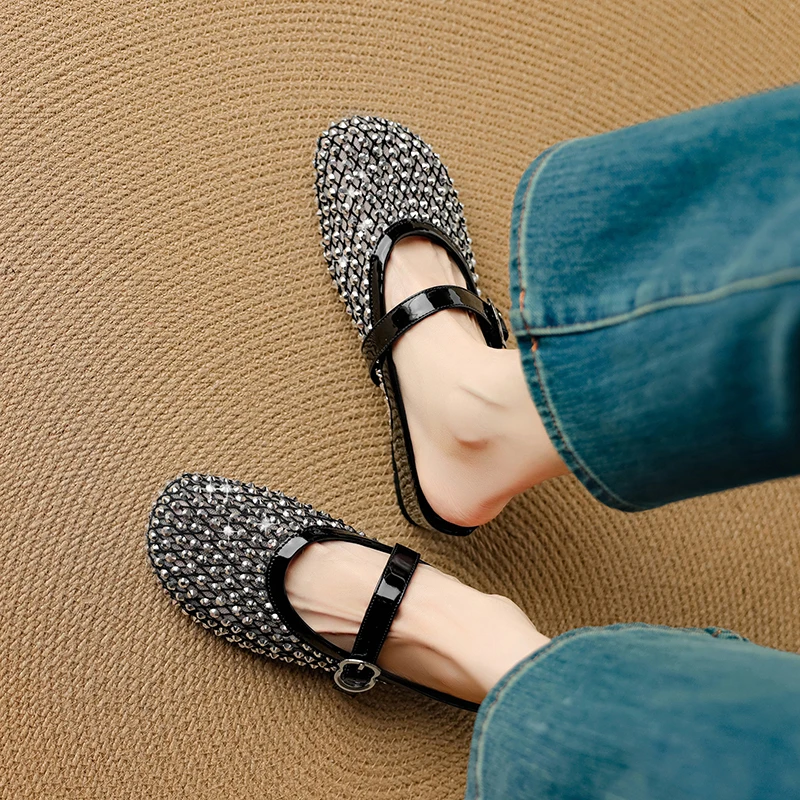 

Новинка 2023 года, летние тапочки из овчины для женщин, модные открытые сабо с круглым носком, тапочки на среднем каблуке с закрытым носком, сандалии