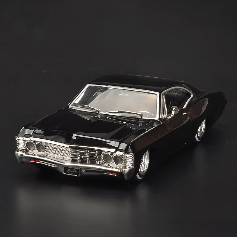 Jada 1:24 Fast & Furious 1967 Chevrolet Impala SS High Simulation Diecast Car Metal CHEVY Alloy Model Car Collection Cadillac