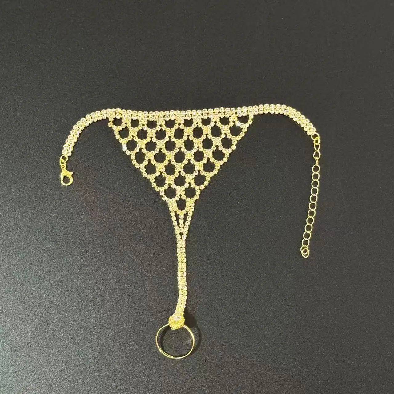 سلسلة يد مأدبة الزفاف النسائية مع تصميم شبكي وقطرة الماء الماسية المدمجة للإصبع المتشابك سوار خلفي إكسسوار