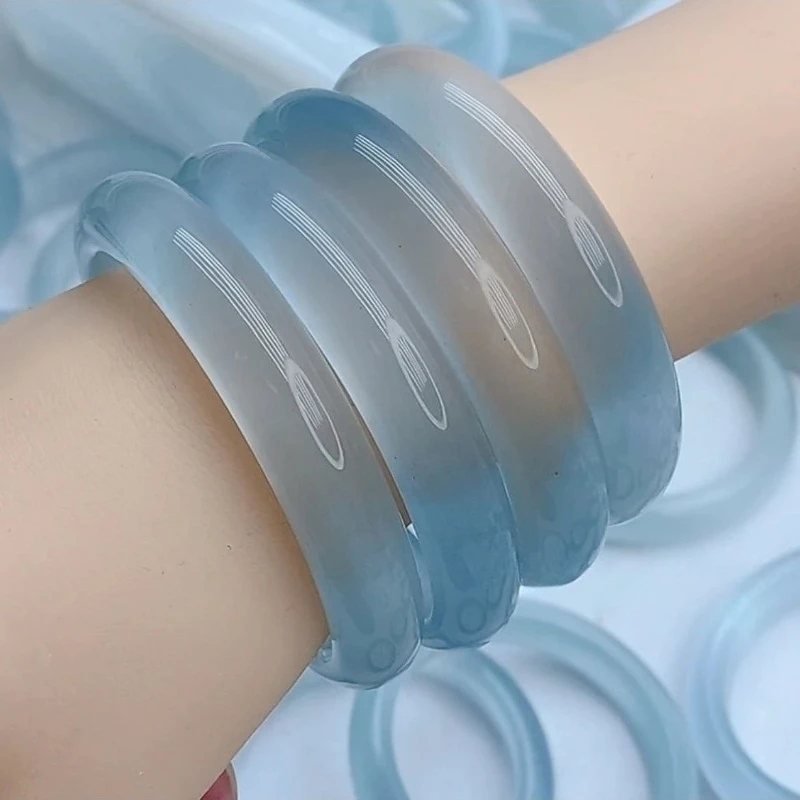 

Natural High Ice Ice Agate Chalcedony Jade Bracelet, Suitable for Daily Wear