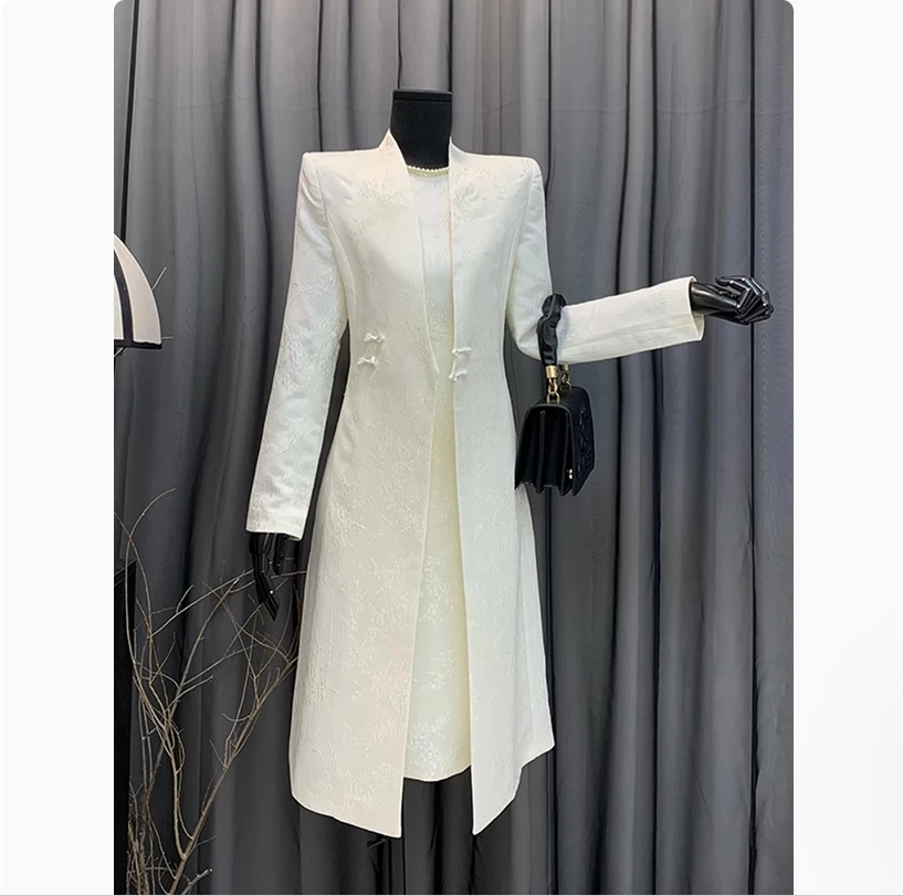 

Новый продукт весны и осени 2025: женский комплект с вышитым воротником-стойкой в китайском стиле, комплект ветровки в стиле ретро высокого класса