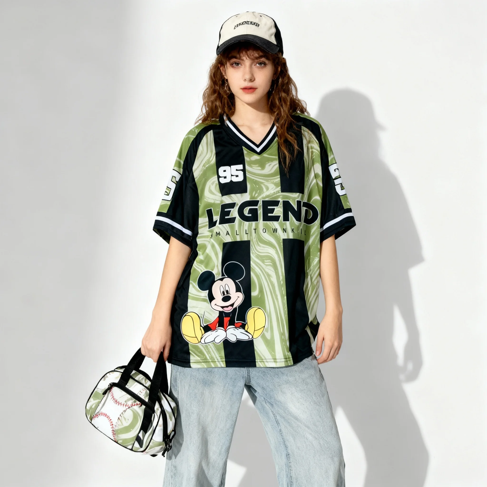 

Спортивный трикотаж с Микки Диснеем 2026, милая и крутая американская уличная летняя футболка, женский новый топ больших размеров для взрослых