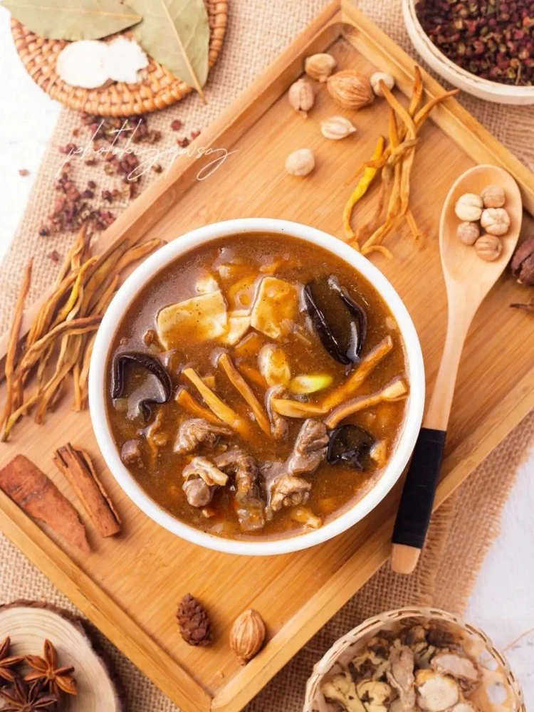 

Пневматическая одноголовочная машина для розлива кремов, косметики и соевой пасты с функцией нагрева и перемешивания