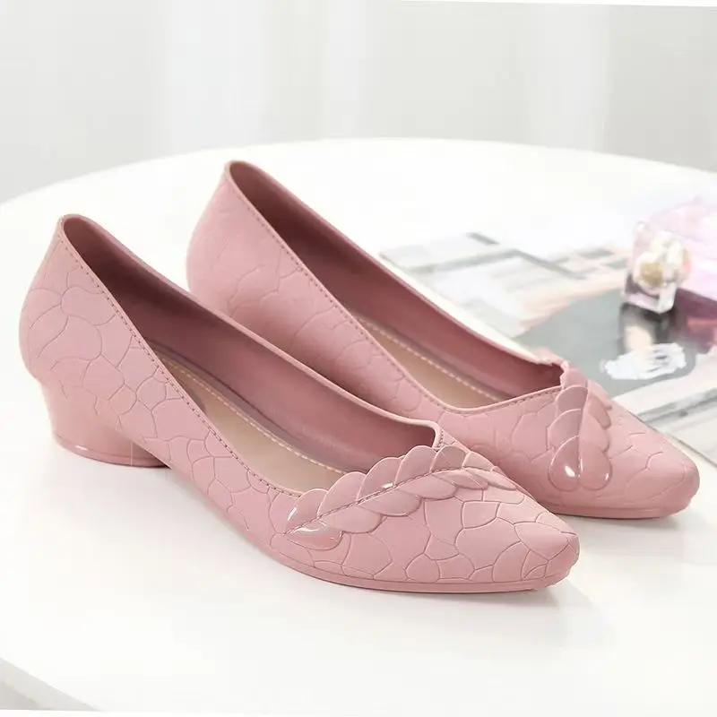 Zapatos de lluvia de gelatina de tacón bajo poco profundo para primavera y verano para mujer, zapatos de trabajo impermeables antideslizantes con punta en pico, zapatos ligeros color carne
