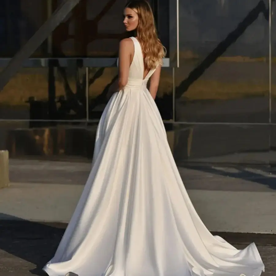 Customized Simple A-Line Wedding Dress Satin Side Slit Floor Length  For women Robe De Mariee With Pocket White Elegant