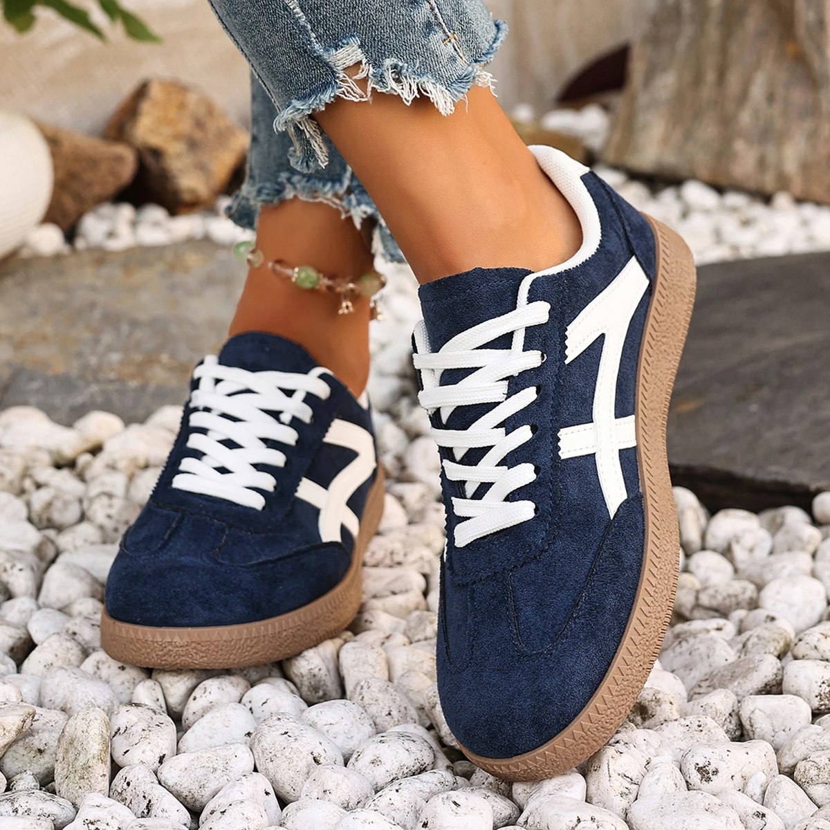 Women's Spring Autumn Fashion Trimmed Anti-Slip Wear-Resistant Sports Shoes 2026 New Casual Round Toe Comfortable Sports Shoes