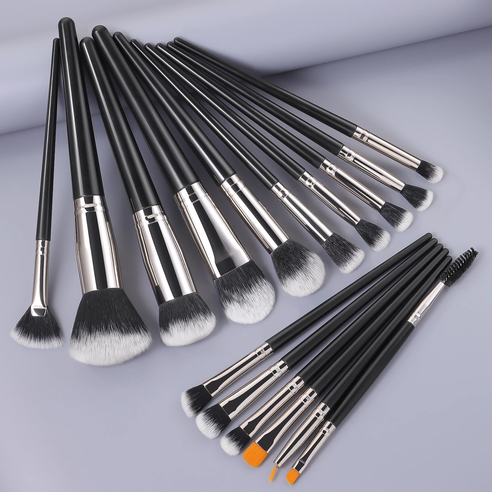 16-teiliges Multifunktions-Kosmetikpinsel-Set für das tägliche Make-up des gesamten Gesichts und der Augen für Anfänger