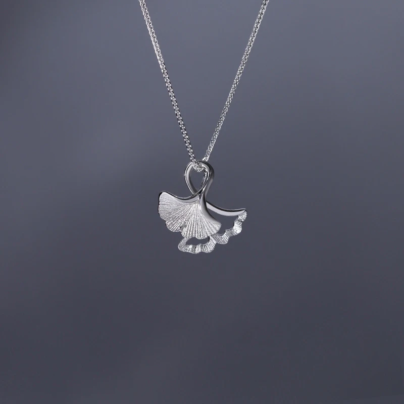 Fashion Versatile Does Not Lose Color Light Luxury Niche Ginkgo Leaf Necklace Simple Temperament Clavicle Chain