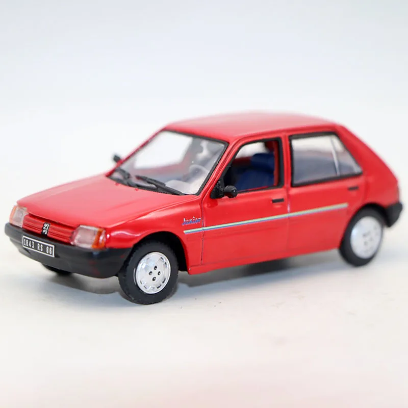 โมเดลรถเหล็ก Norev สเกล 1:43 รุ่น 205 จูเนียร์ ของสะสมสำหรับผู้ใหญ่ ของที่ระลึก ของขวัญ แบบตั้งโชว์