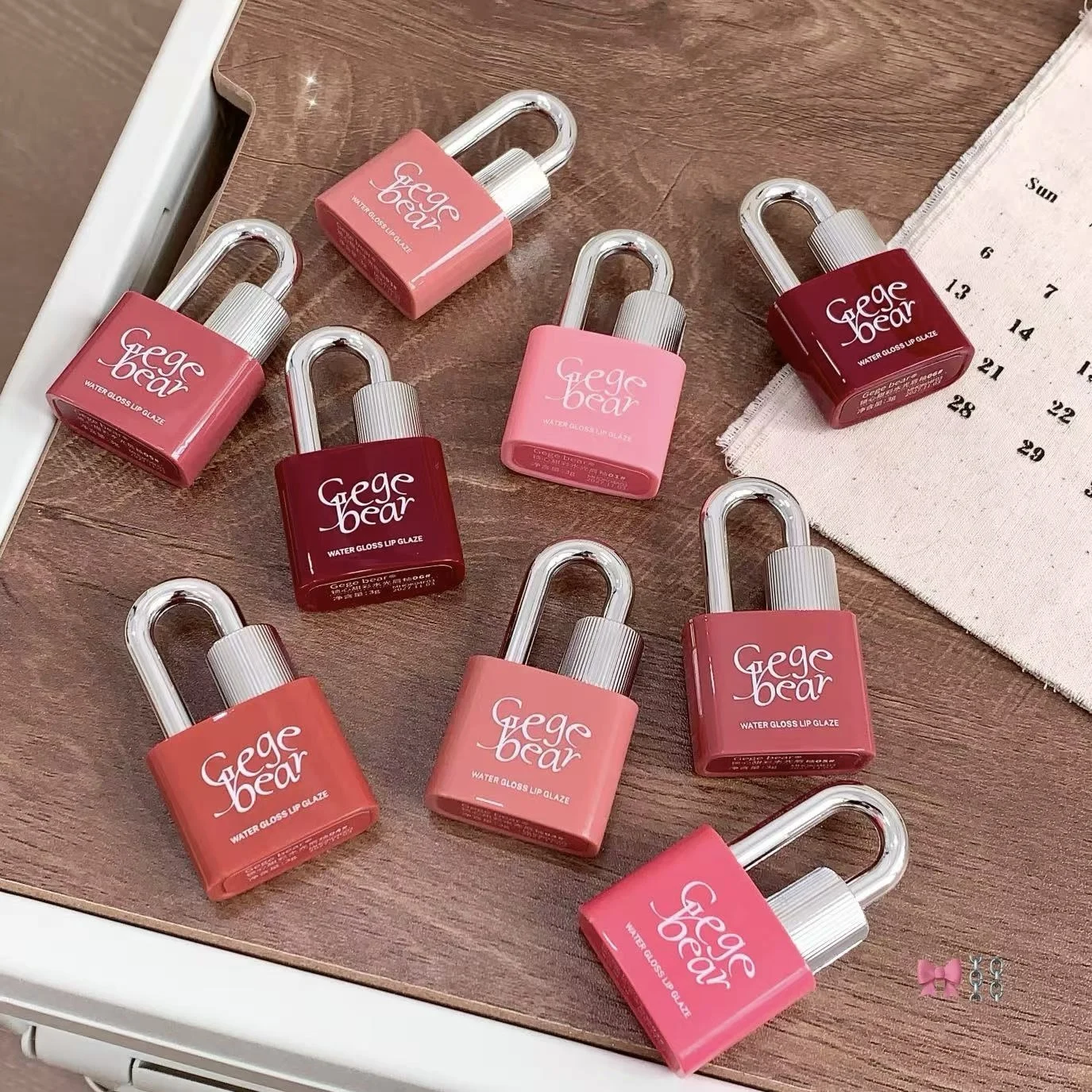 락 하트 스윗 컬러 워터 글로스 미러 립글레이즈 - 모든 라이트 베이지 타입, 베리 & 레드 색상에 적합한 보습 립스틱