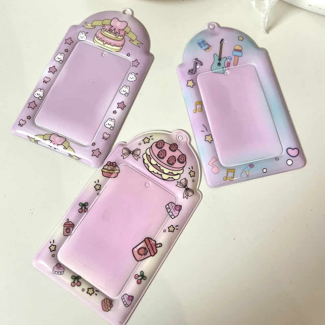 Kpop Photocard ผู้ถือ Y2K PhotoCard ผู้ถือ Kpop Charm ผู้ถือ Kawaii Photo Card พวงกุญแจ ID รถบัสผู้ถือบัตร Kpop อุปกรณ์เสริม