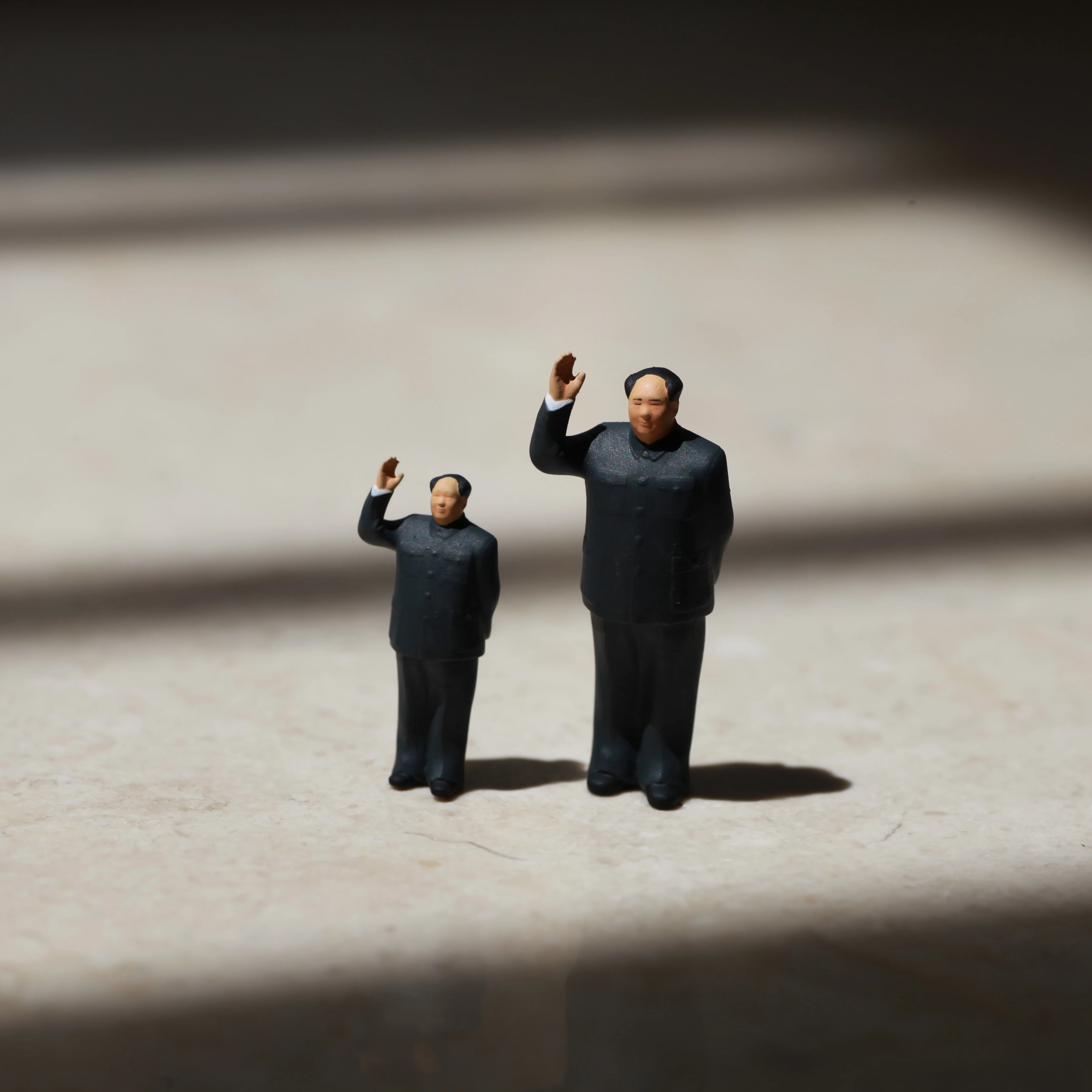 King Toys 1/64 1/87 1/43 Figurines Scale Model Resin Chairman Mao Zedong Dioramas Diecast Miniature Collection