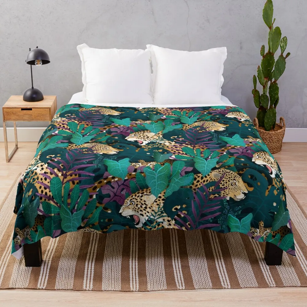 Jaguar jungle Throw Blanket Large Decorative Sofas Thermals For Travel Blankets