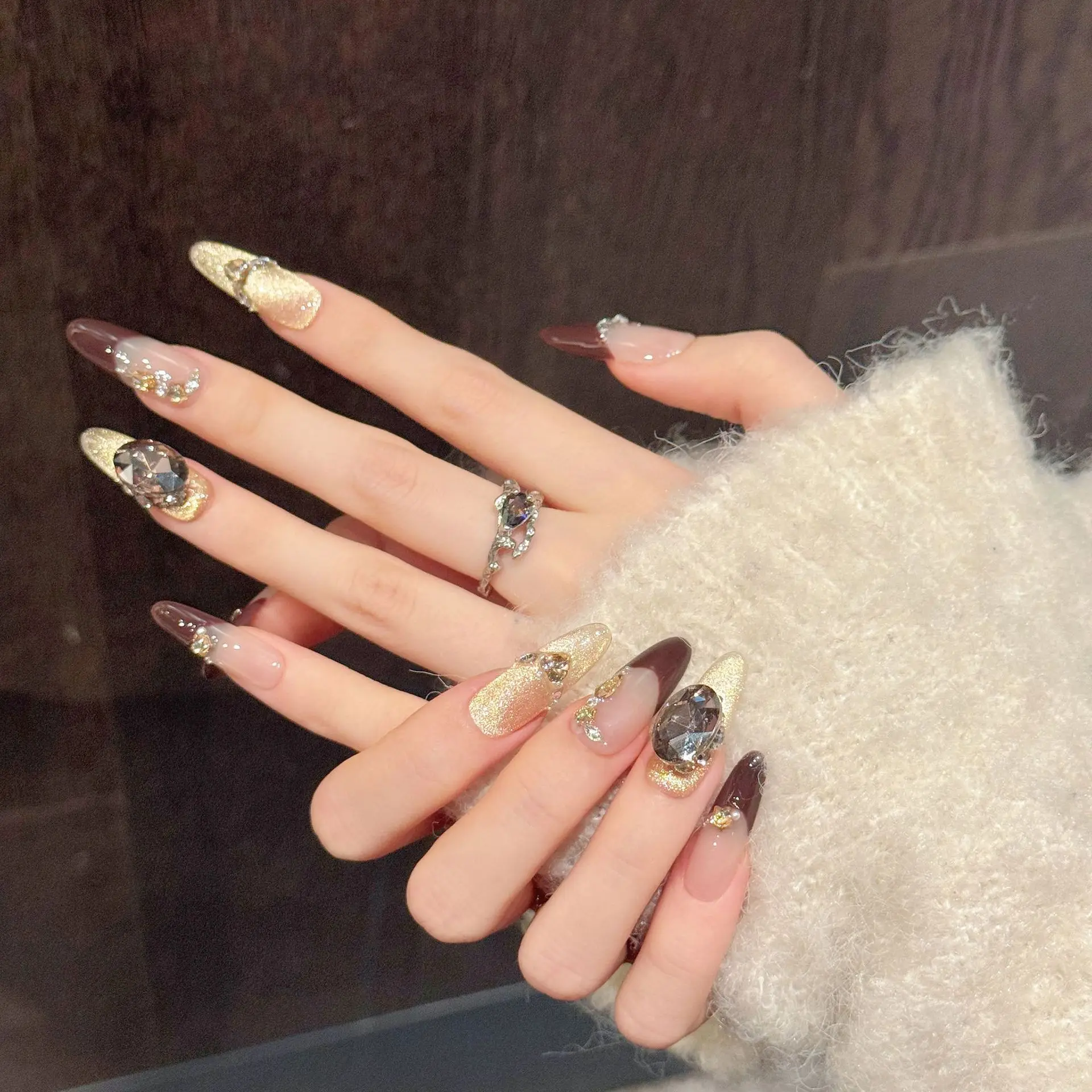 Prensa hecha a mano en uñas, uñas postizas de lujo ligeras de otoño, uñas postizas de ojo de gato con Flash francés de caramelo, decoración de diamantes de imitación