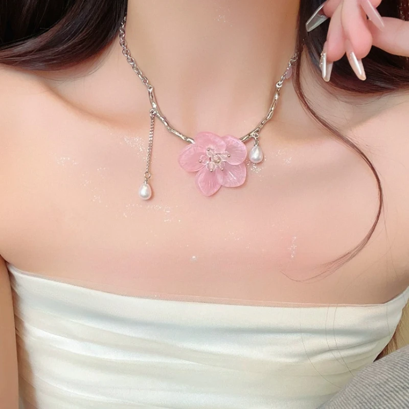 1pc Fashionable Sweet Versatile Imitation Flower Fake Pearl Pendant Necklace Women's Daily Accessory Gift