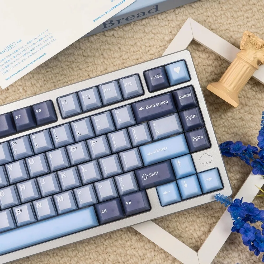 

Blue Coconut Bubble Translucent Keycaps Cherry Height PBT+PC material keycaps for all MX type keyboards.