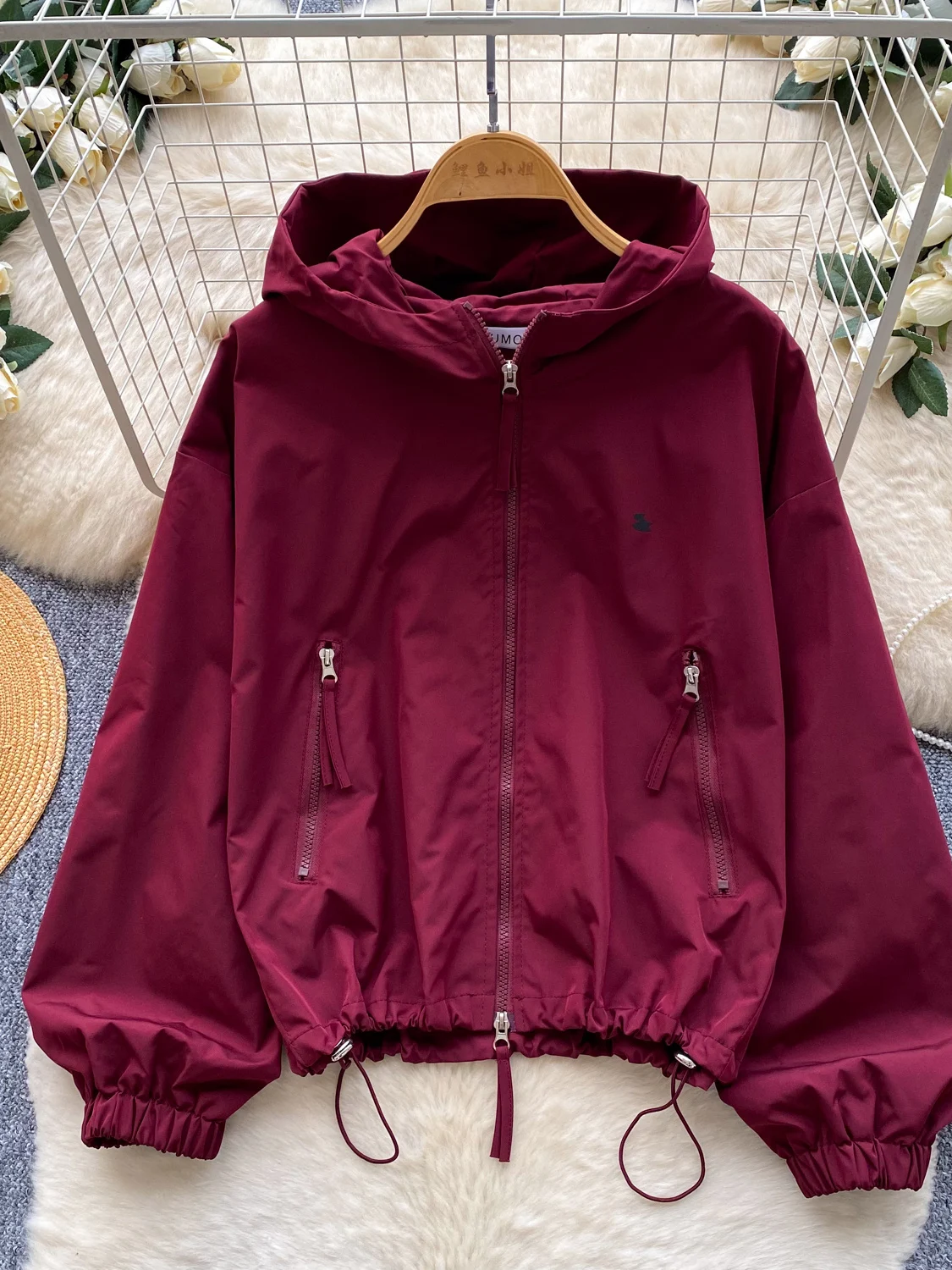 Casual Loose Women's Short Jacket with Hood Drawstring Commute Style Slimming Zipper Closure Versatile Top for Autumn