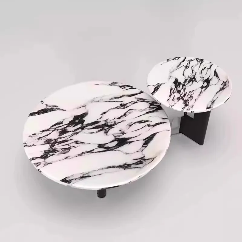 Combinazione minimalista italiana in marmo con bordo rotondo del divano, pochi tavoli da tè in acciaio inossidabile