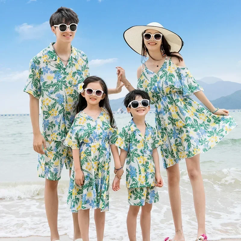 

Family Matching Outfits Summer Beach Mum Daughter Floral Dresses Dad Son T-shirt+Shorts Holiday Couple Clothing Set Seaside